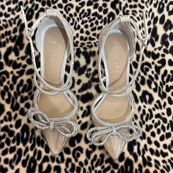 Gianni Bini Shoes - Gianni Bini Silver and Cream Bow Heels